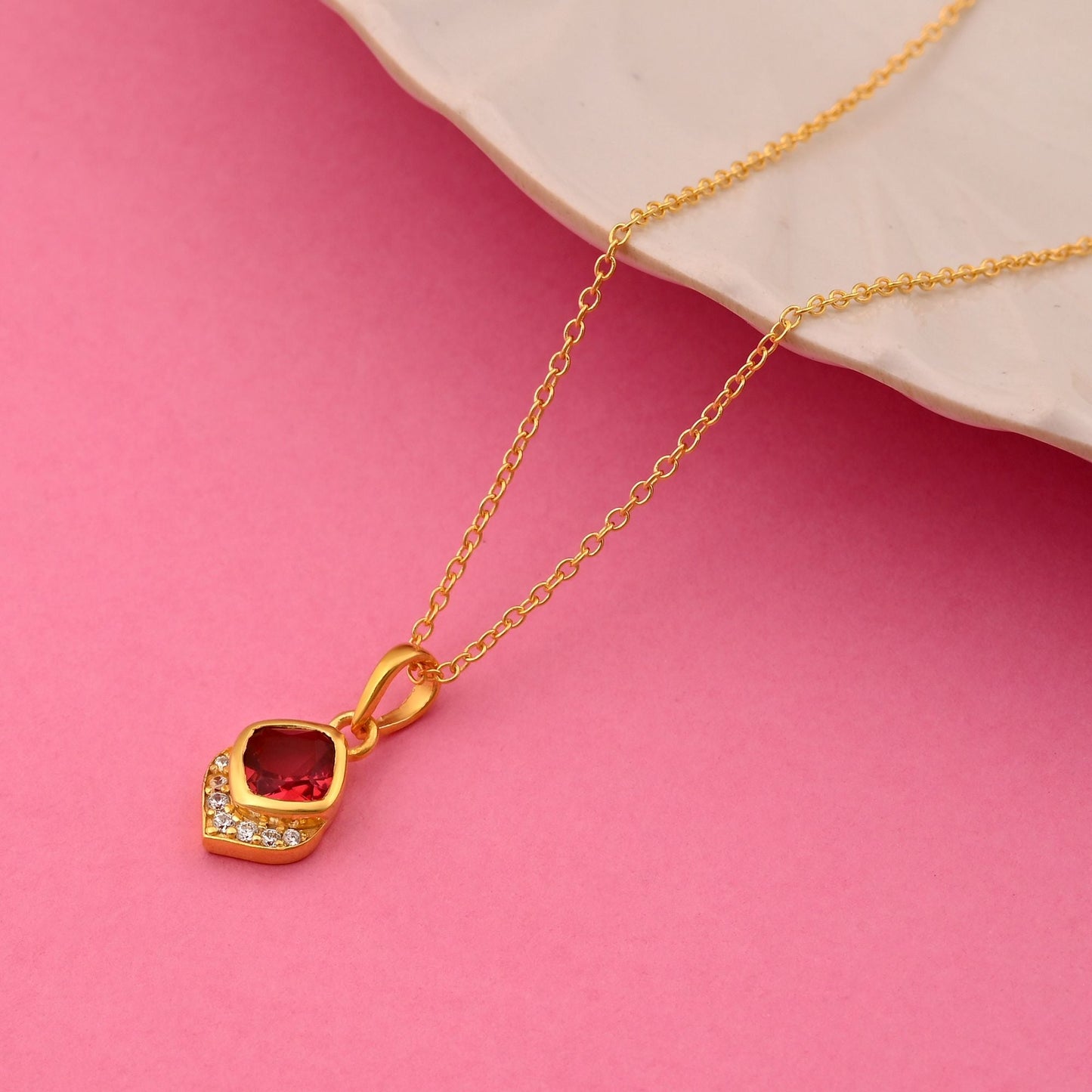 Rubinfarbener Anhänger aus 925er vergoldetem Silber (OMP110RUBY)