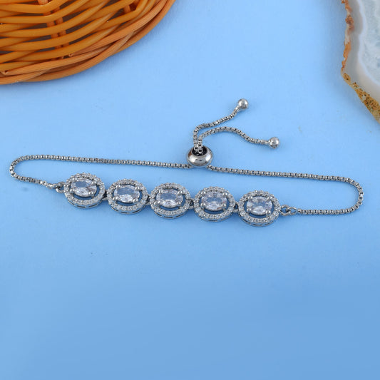 Strahlendes silberfarbenes Armband mit amerikanischen Diamanten für tägliche Glamour-Verschönerungen