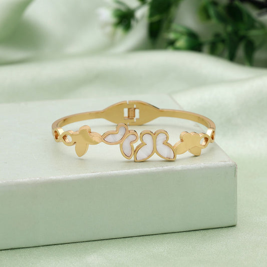 Gold Color Anti Tarnish Bracelet Featuring Smooth Polish And Durable Stainless Steel Quality