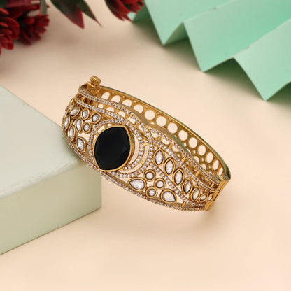 Schwarzes amerikanisches Diamantarmband, gefertigt für ein mutiges Statement-Styling