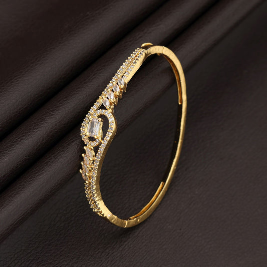 Goldfarbenes American Diamond Armband Klassische traditionelle Hochzeitsschmuckkollektion Design