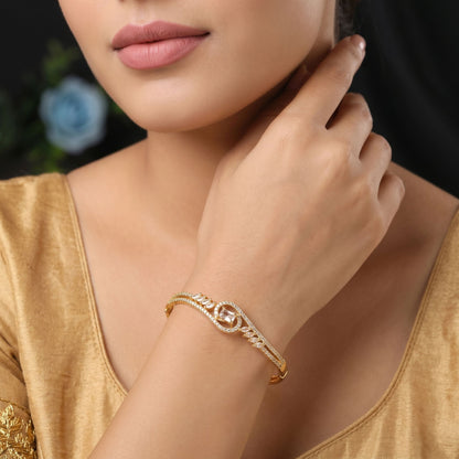 Goldfarbenes American Diamond Armband Klassische traditionelle Hochzeitsschmuckkollektion Design