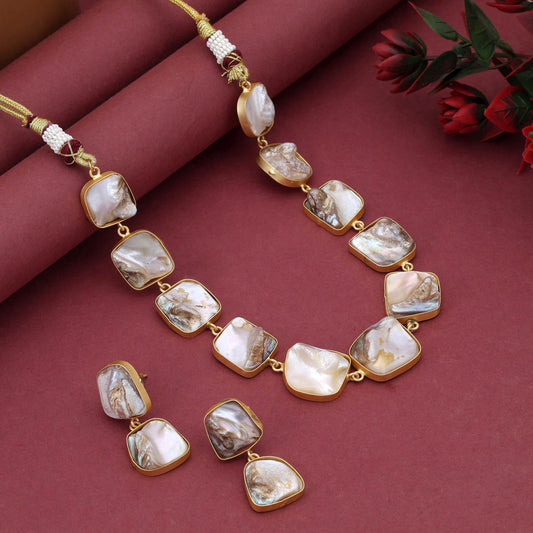 Gold Color Traditional Heritage Amrapali Necklace Set For Bridal And Festive Look