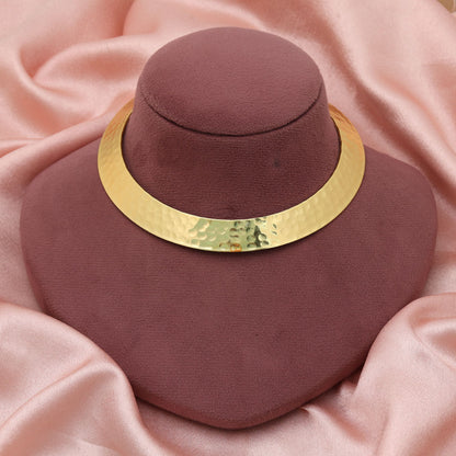 Goldfarbene Mode-Hansli-Halskette Eleganter traditioneller, starrer Kragen Statement-Schmuckdesign