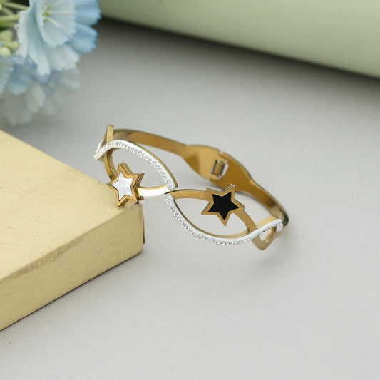 White & Black Color Openable Anti Tarnish Bracelet With Stylish Modern Contrast Design