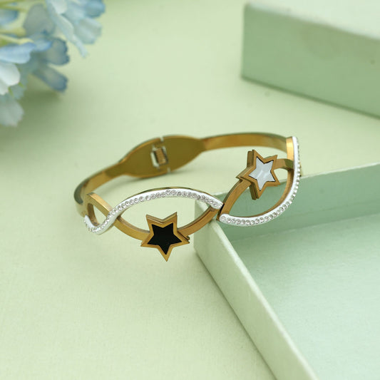 White & Black Color Openable Anti Tarnish Bracelet With Stylish Modern Contrast Design