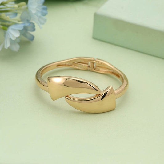 Gold Color Openable Anti Tarnish Bracelet With Stylish Trendy Jewelry Look