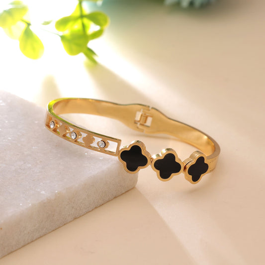 Black Color Anti Tarnish Bracelet with Stylish Contemporary Fashion Look