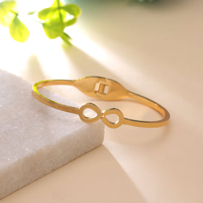 Gold Color Anti Tarnish Bracelet with Elegant Everyday Wear Appeal