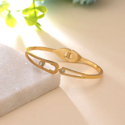 Gold Color Anti Tarnish Bracelet with Premium Fashion Jewelry Design