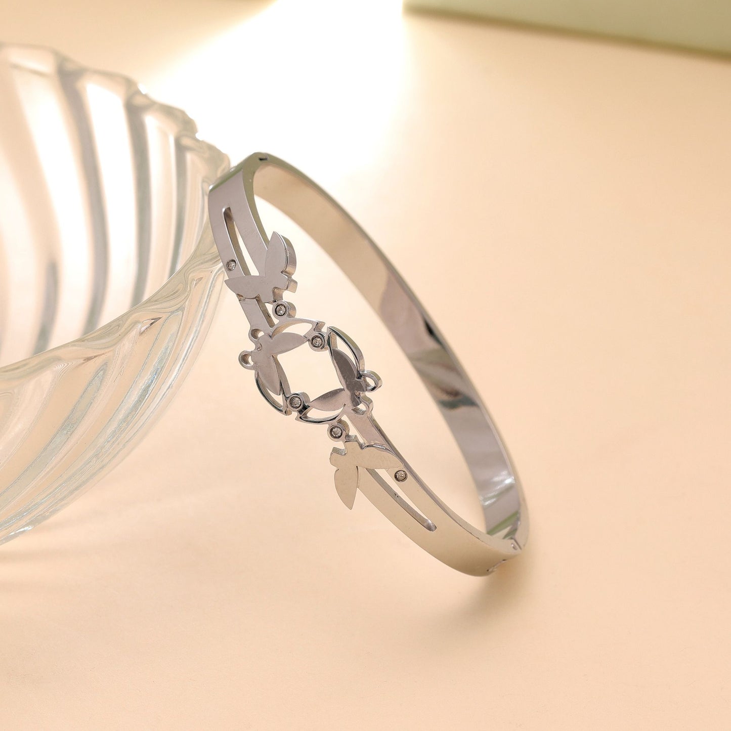 Silver Color Anti Tarnish Bracelet with Elegant Everyday Fashion Appeal