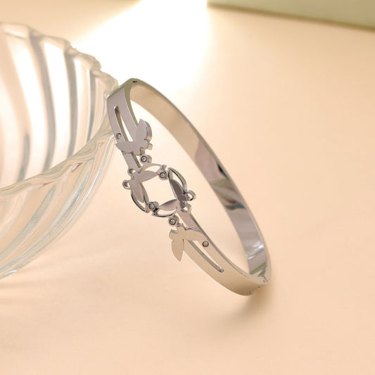 Silver Color Anti Tarnish Bracelet with Elegant Everyday Fashion Appeal