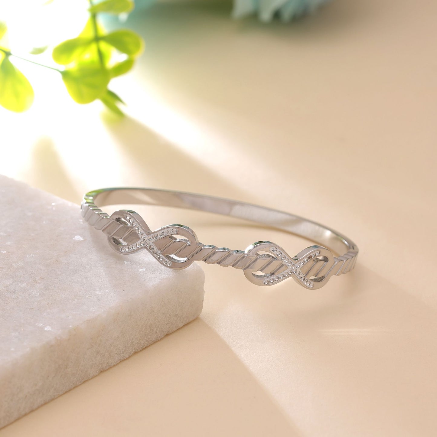 Silver Color Anti Tarnish Bracelet with Durable Contemporary Design