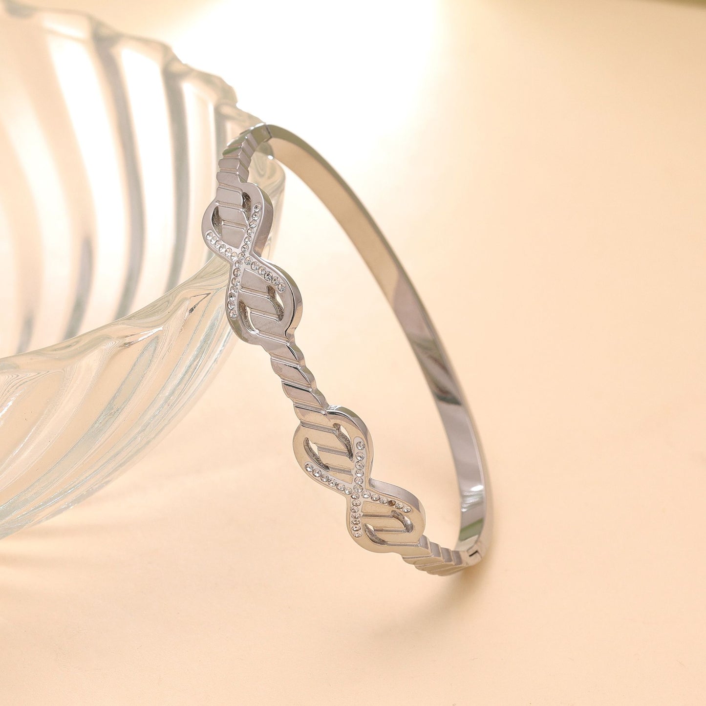Silver Color Anti Tarnish Bracelet with Durable Contemporary Design