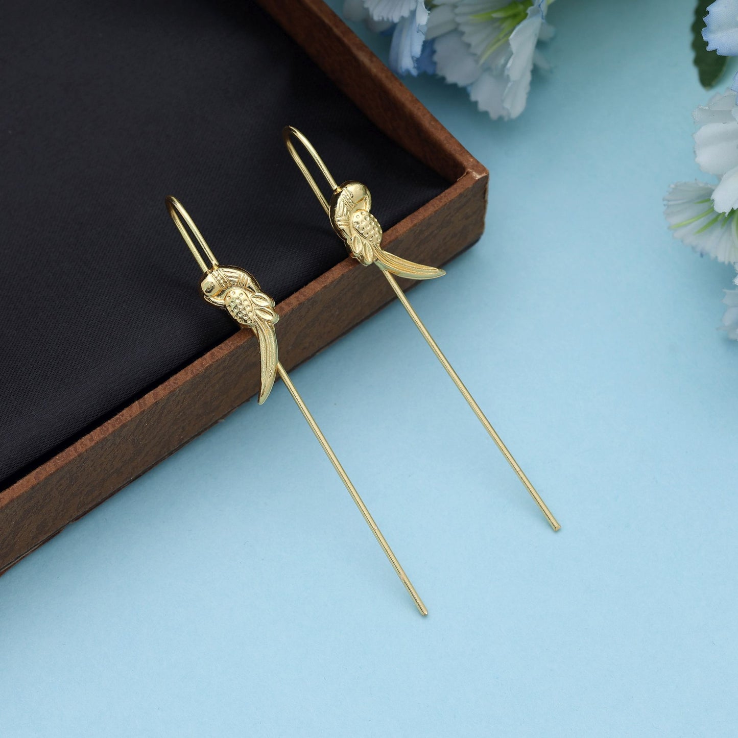Goldfarbener Earcuff Zeitgenössischer Nicht-Piercing Ohrschmuck Stylisches Statement Modeaccessoire
