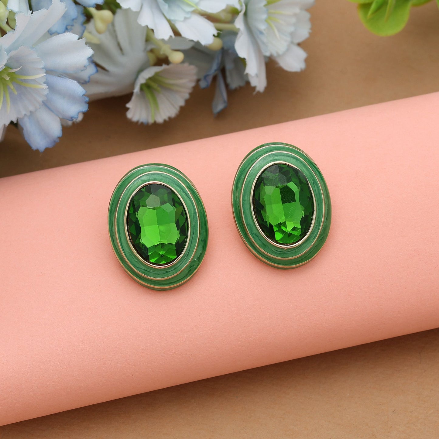 Grüne Antike Ohrringe Stilvolles Traditionelles Ethnisches Vintage Schmuckdesign