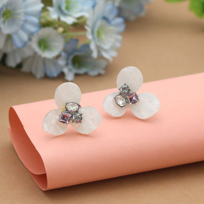 White Color Antique Earrings Classic Royal Antique Finish Ethnic Jewelry