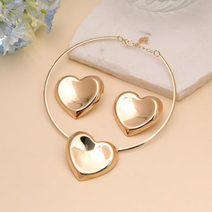 Gold Color Heart Shape Anti Tarnish Hasli Necklace Set with Elegant Finish