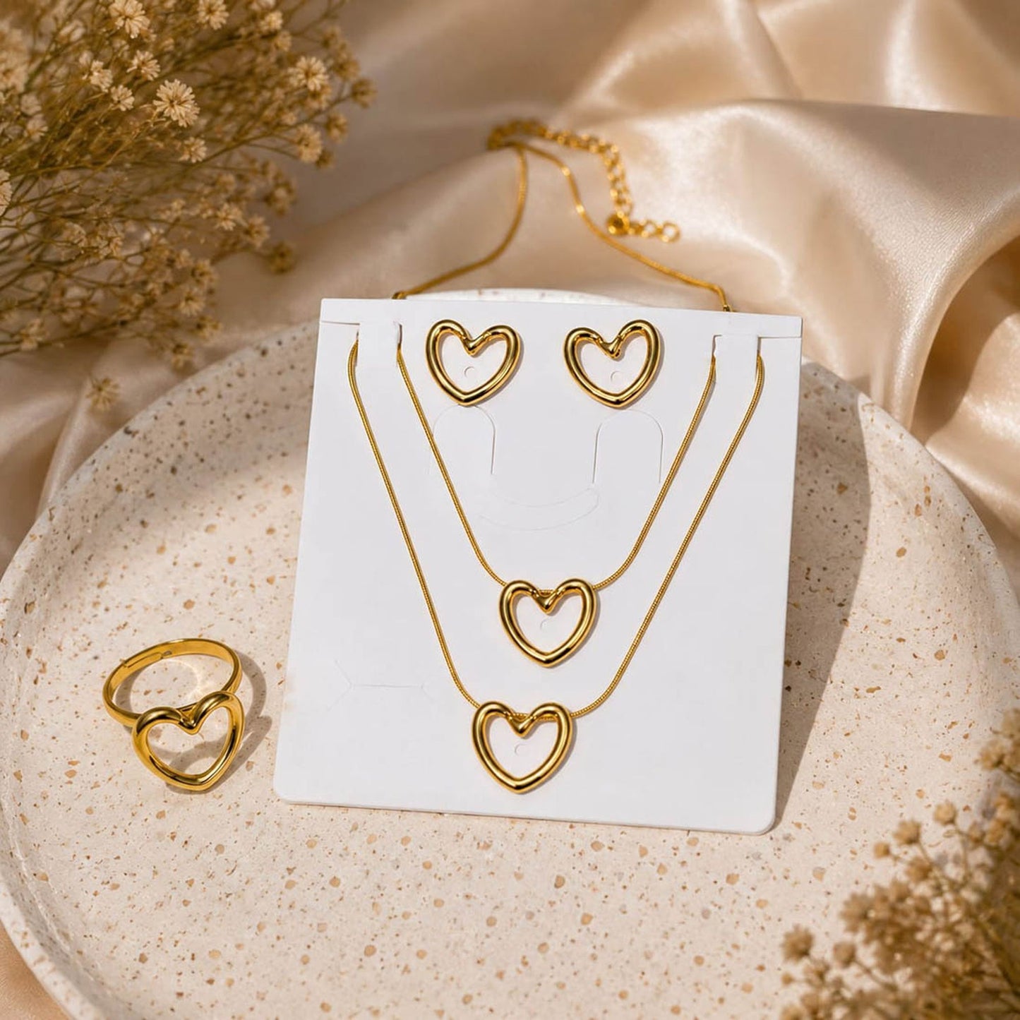 Gold Color Heart Shape Anti Tarnish Chain Necklace Set Designer Style