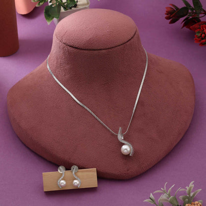 Halskette mit American Diamonds in Silber, exklusiver Glanz, für Partys und besondere Anlässe