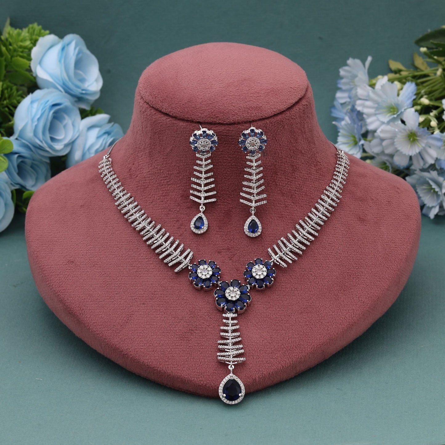 Blaues American Diamond Halsketten-Set, perfekt für stilvolle Fest- und Party-Outfits