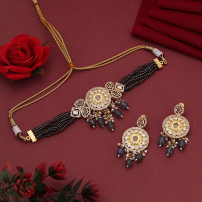 Graue Halskette im Choker-Stil mit amerikanischen Diamanten und modern-elegantem Charme