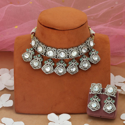 Pistaziengrünes Choker-Halsketten-Set mit American Diamonds Elegantes Braut-Statement-Schmuck