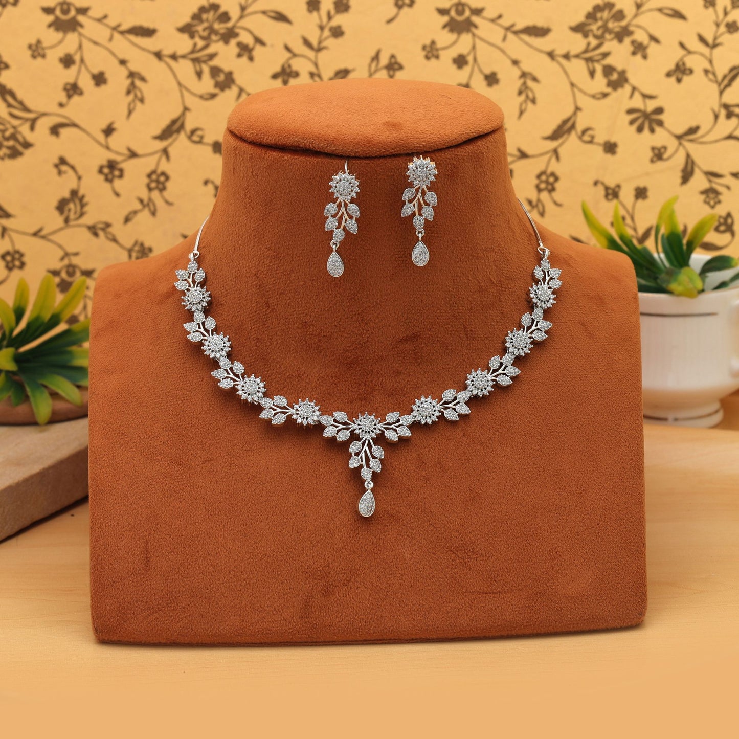 Silberne amerikanische Diamant-Halskette Set Elegant Traditionelles Party-Schmuckdesign