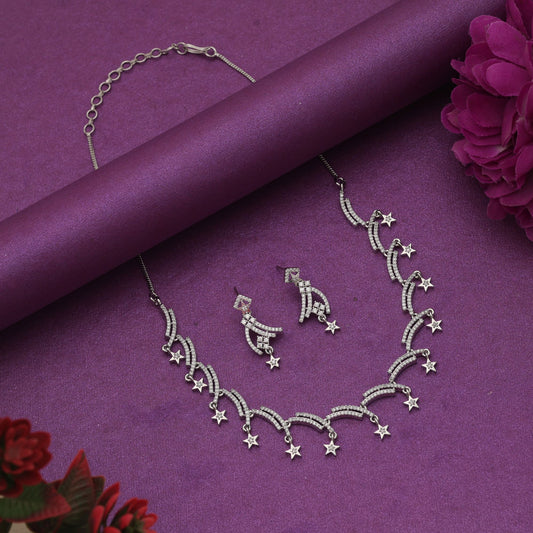 Silberfarbene American-Diamond-Halskette, stilvolles Ethno-Set für den Alltag, Schmuckkollektion Design