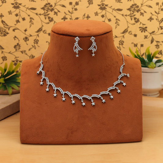 Silberfarbene American-Diamond-Halskette, stilvolles Ethno-Set für den Alltag, Schmuckkollektion Design
