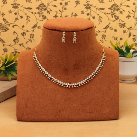 Halskette im Gold-Design mit amerikanischen Diamanten, königlicher Brautschmuck im traditionellen Statement-Stil