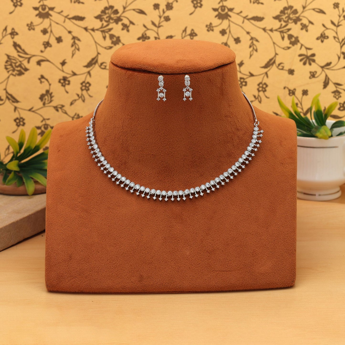 Silberfarbene Amerikanischer-Diamant-Halskette-Set, moderne Designer-Partyschmuckkollektion