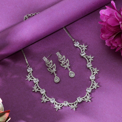 Amerikanische Diamant-Halskette in Silber – schicke, moderne, minimalistische Schmuckkollektion