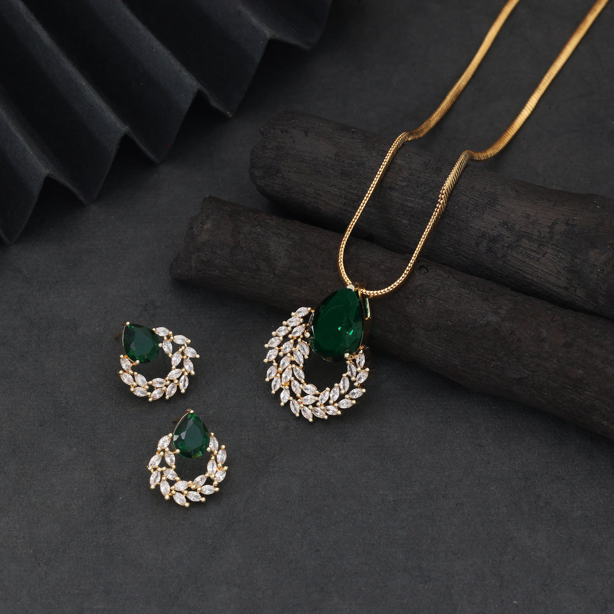 Rich Forest Green Color American Diamond Pendant Set Suitable For Ethnic Sarees