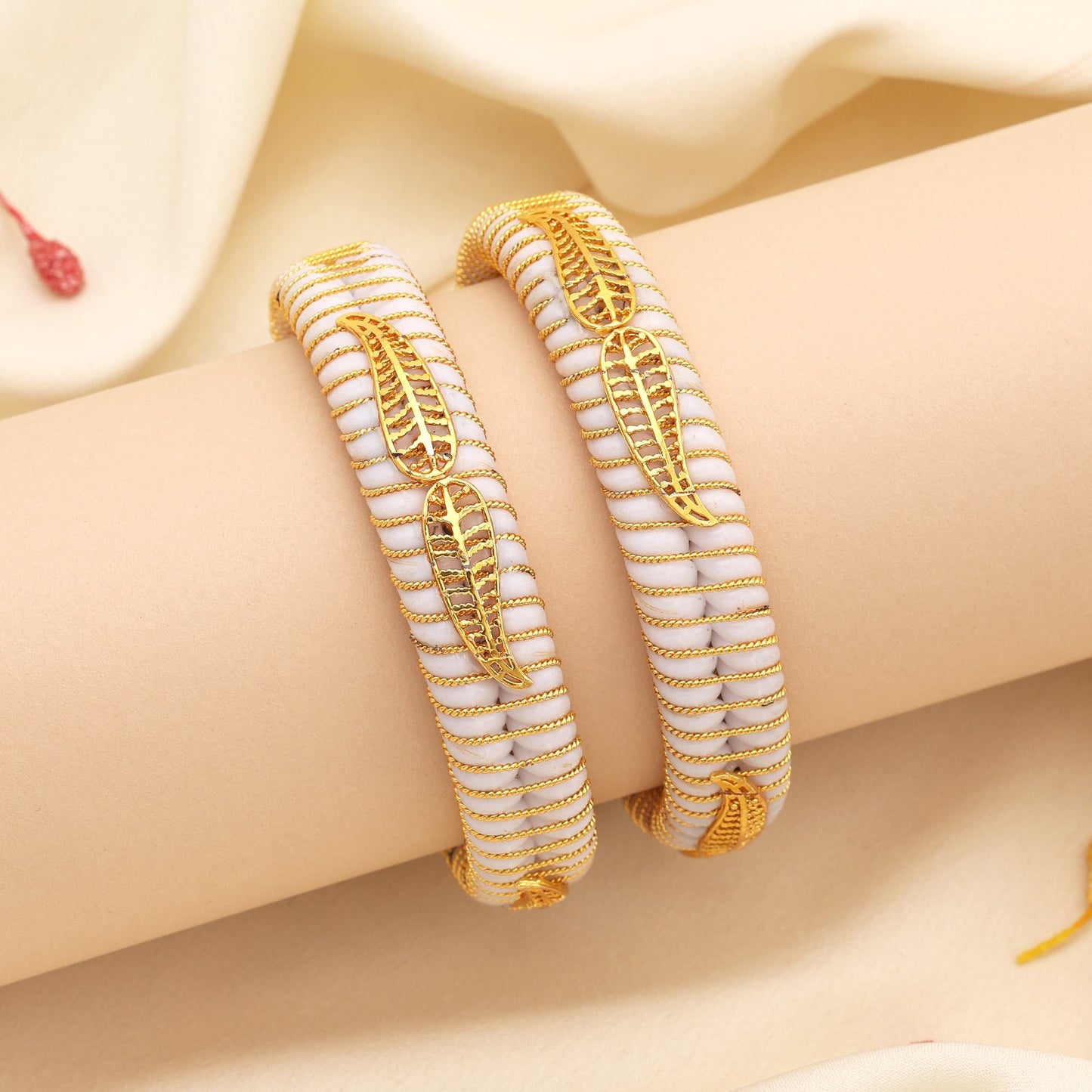 White Color Beautiful Classic Glossy Finish Women’S Fashion Bangle