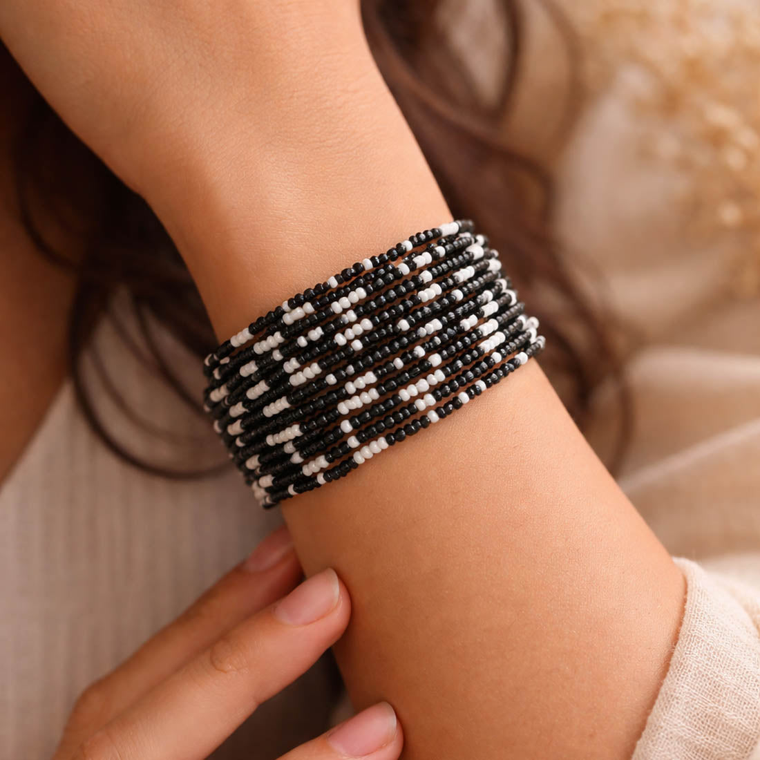 Black Color Fashion Bracelet Stylish Modern Trendy Wrist Jewelry