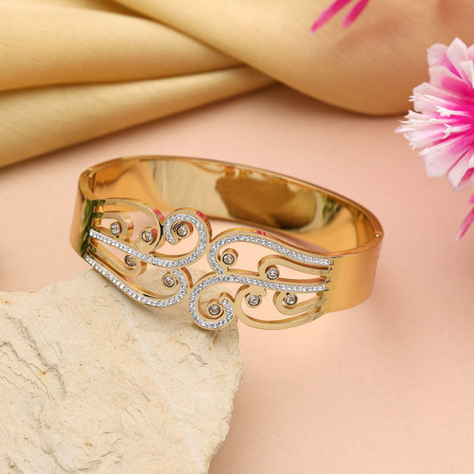 Gorgeous Gold Color Openable Anti Tarnish Bracelet With Trendy Look For Special Occasions