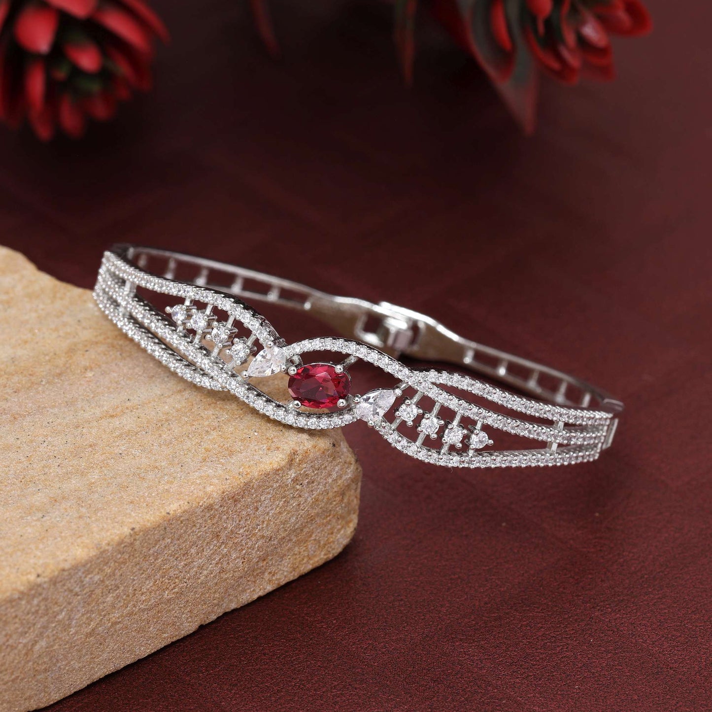Rani Farbe Wunderschönes Designer Armband mit aufklappbaren amerikanischen Diamanten für Damen im Ethno-Stil