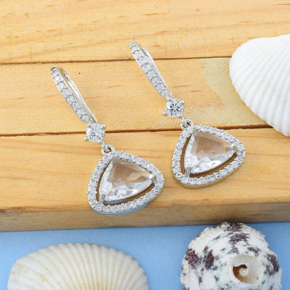 Silberfarbene amerikanische Diamantohrringe mit edlem Ohrstecker- und Tropfendesign