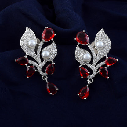 Rote amerikanische Diamantohrringe mit kreisförmigem Funkeln im Charm-Look