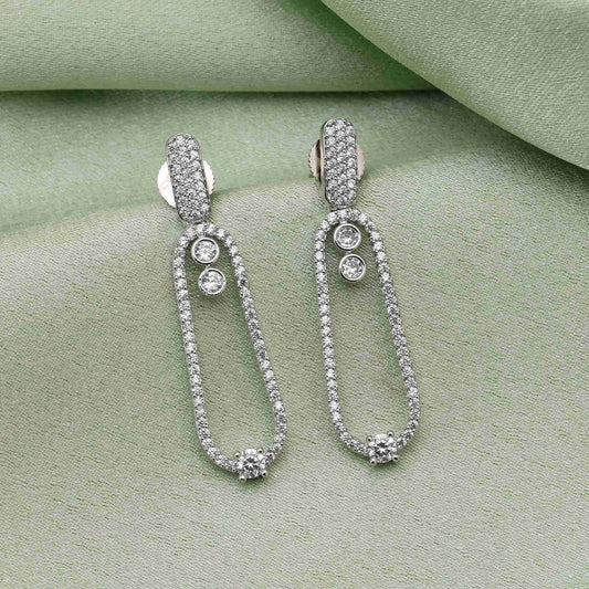 Klassische Brautohrringe aus amerikanischem Silber mit Diamanten für einen eleganten Hochzeitsstil