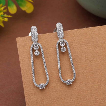 Klassische Brautohrringe aus amerikanischem Silber mit Diamanten für einen eleganten Hochzeitsstil