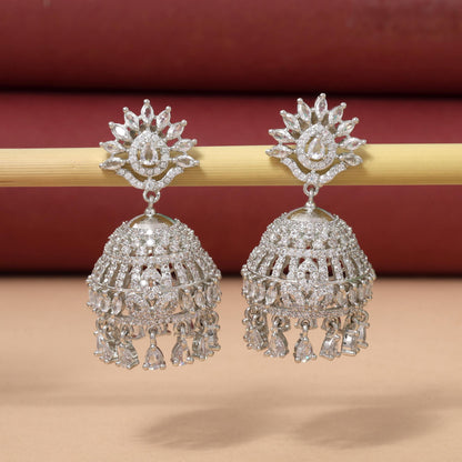 Silberfarbene, stilvolle runde American Diamond Ohrringe für Bräute und Partys