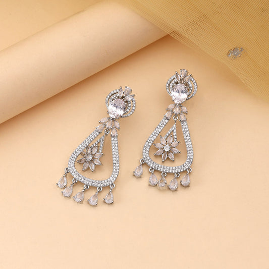 Silberfarbene American-Diamond-Ohrringe, Mode-Ohrringe mit Premium-Kristallglanz