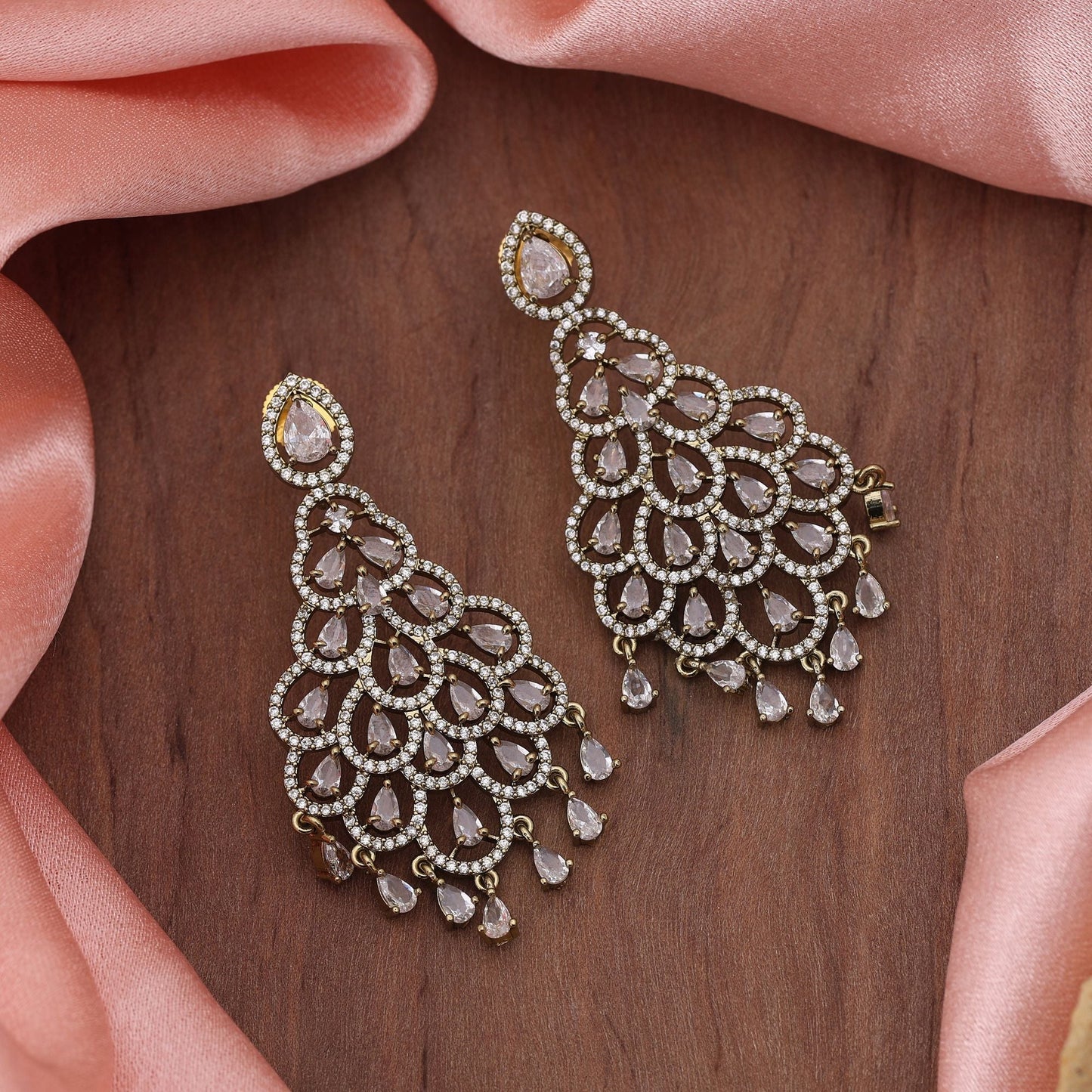 Weiße American Diamond Ohrringe, Modeohrringe mit luxuriösem Look