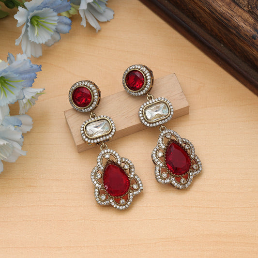Rote Farbe Amerikanische Diamantohrringe Elegante Partykleidung Traditionelles Schmuckdesign
