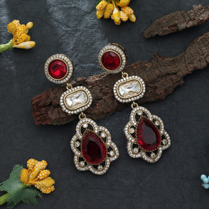 Rote Farbe Amerikanische Diamantohrringe Elegante Partykleidung Traditionelles Schmuckdesign