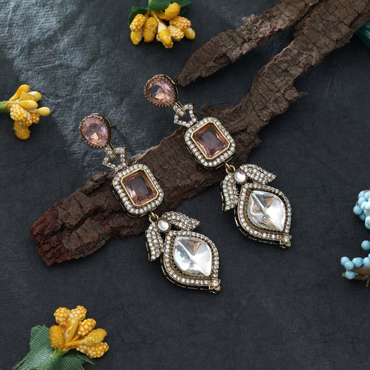 Pinkfarbene amerikanische Diamantohrringe, weiche, feminine Designer-Schmuckkollektion