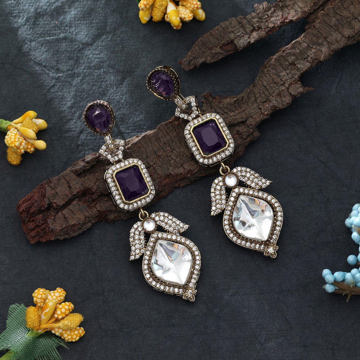 Amerikanische Diamantohrringe in Lila, trendiger, stilvoller Ethno-Schmuck
