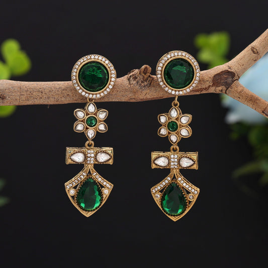 Elegante grüne American Diamond Ohrringe mit stilvollem Party-Schmuck-Finish
